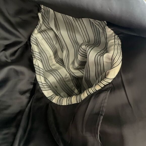 Brooks Brothers 100% Wool Pin Stripe Mens Blazer Sz 44 Made in USA - Picture 3 of 16